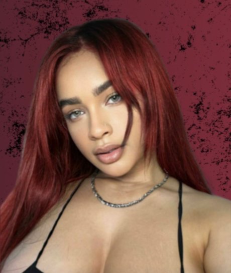 Foto di nudo di fuga di OnlyFans di Mami Leah