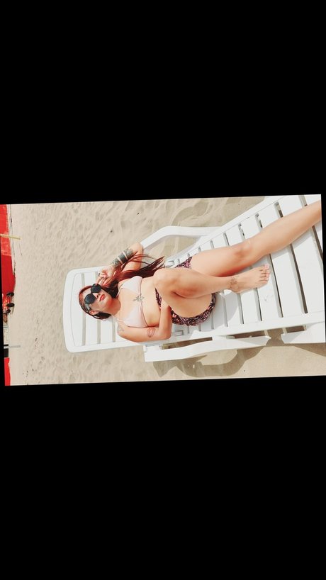 Foto di nudo di fuga di OnlyFans di Lola Morich