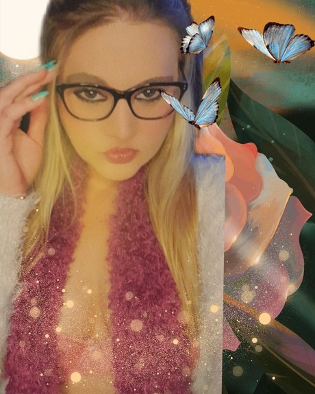 Foto di nudo di fuga di OnlyFans di Lunatiqubaby Girl