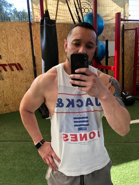 Foto di nudo di fuga di OnlyFans di Luis Jimenez