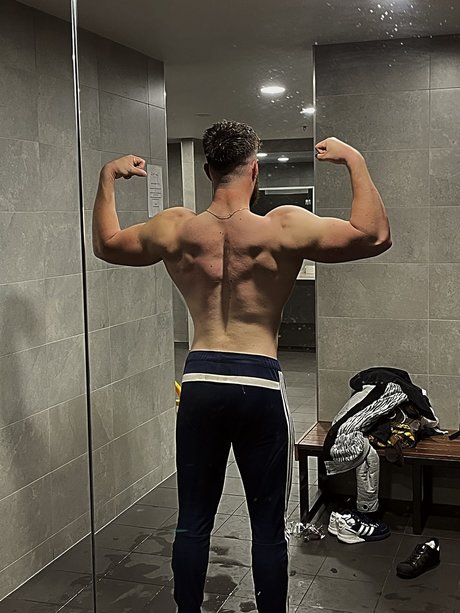 Foto di nudo di fuga di OnlyFans di Malik