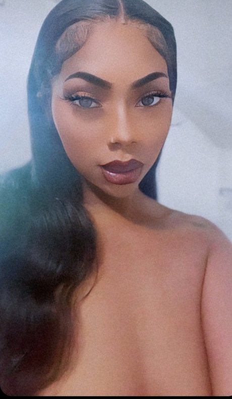 Foto di nudo di fuga di OnlyFans di Beysting 