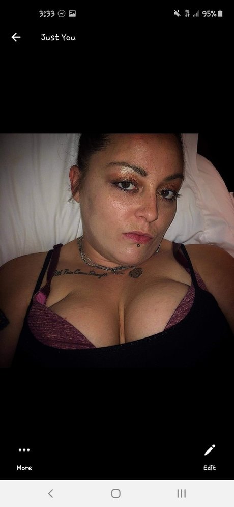 Foto di nudo di fuga di OnlyFans di Dawn