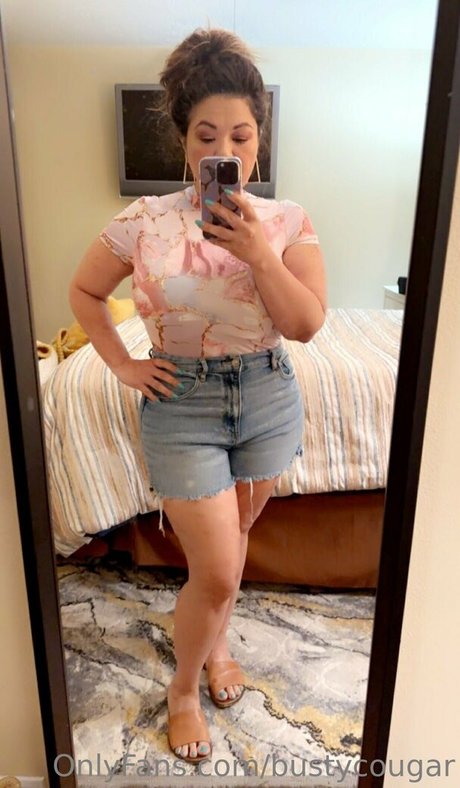 Bustycougar