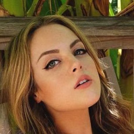 Elizabeth Gillies