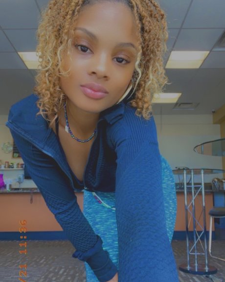 Foto di nudo di fuga di OnlyFans di Rj