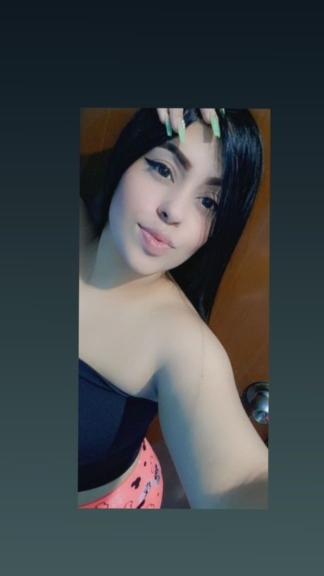 Foto di nudo di fuga di OnlyFans di Mariana