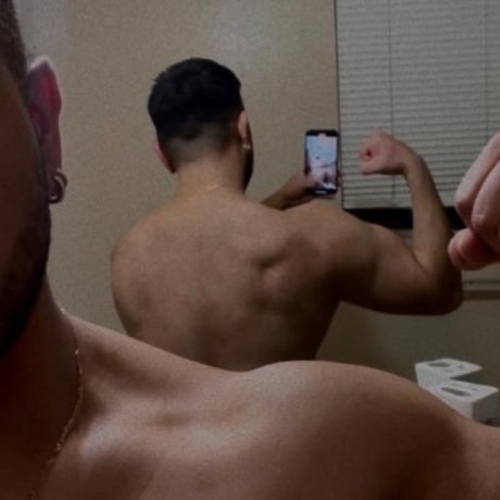 Foto di nudo di fuga di OnlyFans di Saint