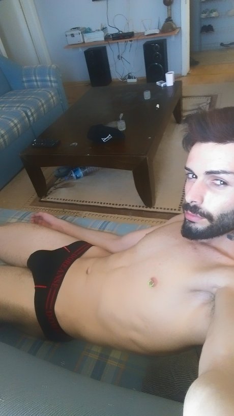 Foto di nudo di fuga di OnlyFans di Masculine24