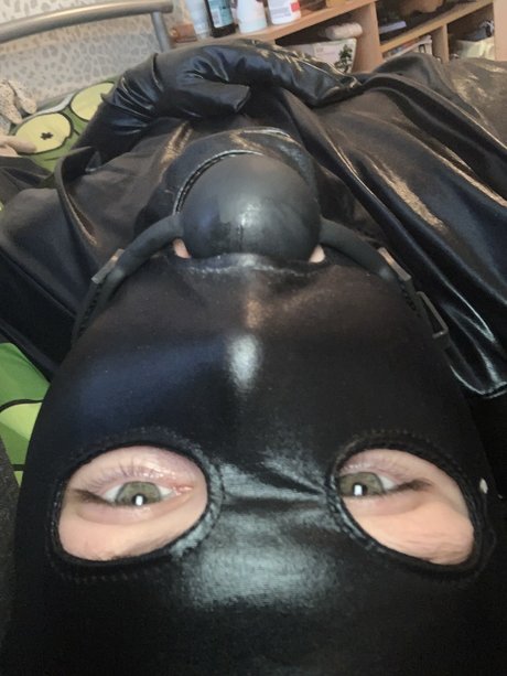 Foto di nudo di fuga di OnlyFans di Merlin