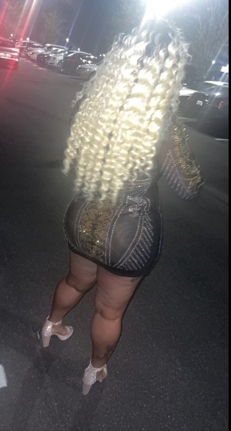 Foto di nudo di fuga di OnlyFans di Jazzy