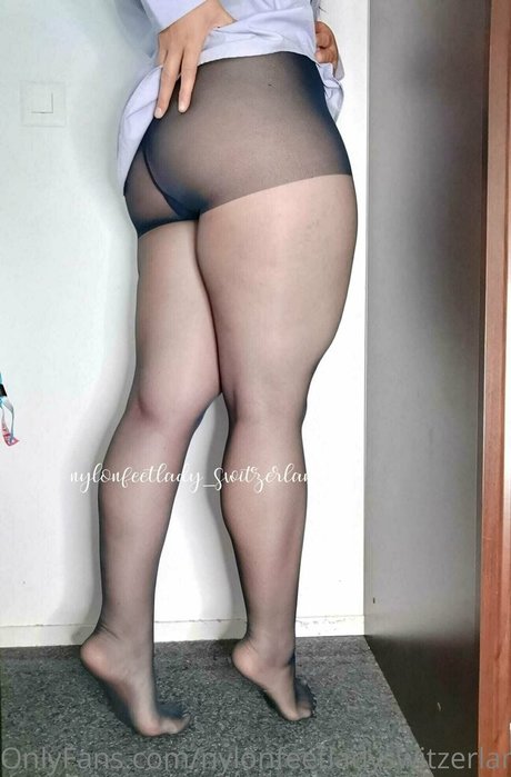 Nylonfeetladyswitzerland