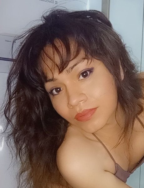 Foto di nudo di fuga di OnlyFans di Miah Genesis