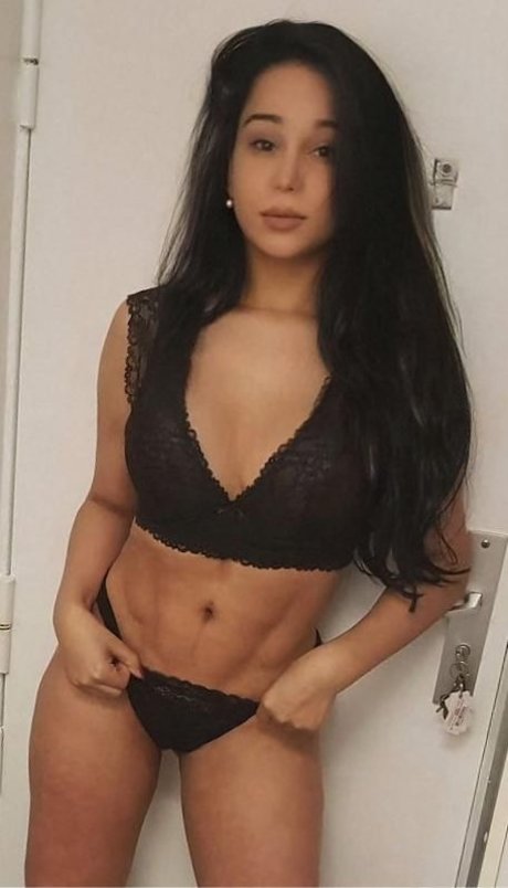 Belle Girl Provocatrice  Ledah