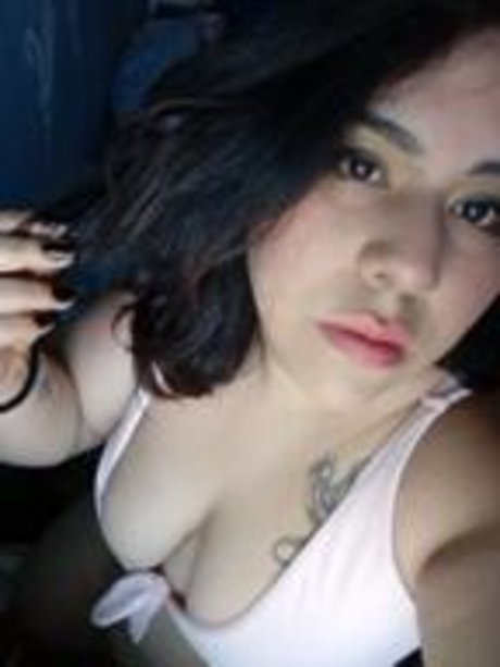 Foto di nudo di fuga di OnlyFans di Bellari