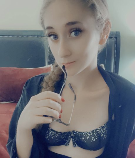 Foto di nudo di fuga di OnlyFans di Miss Phoebev