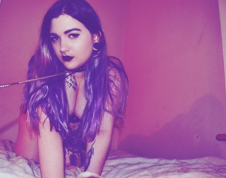 Foto di nudo di fuga di OnlyFans di Ms Violet Lane