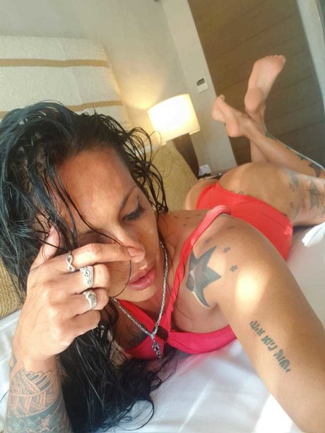 Foto di nudo di fuga di OnlyFans di Erica