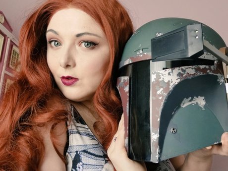 Ivy Curvyampampnerdy