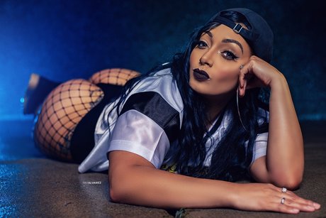 Kate   Curvy For Days