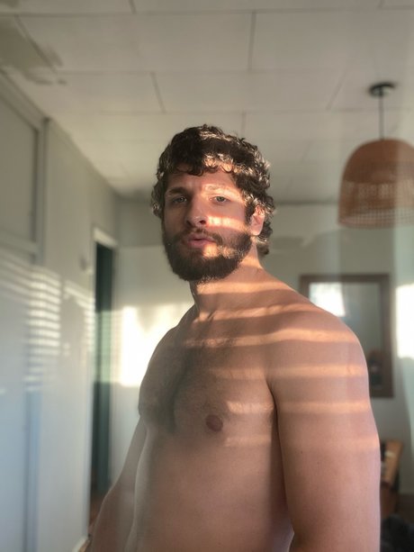 Foto di nudo di fuga di OnlyFans di Shamu Azizam