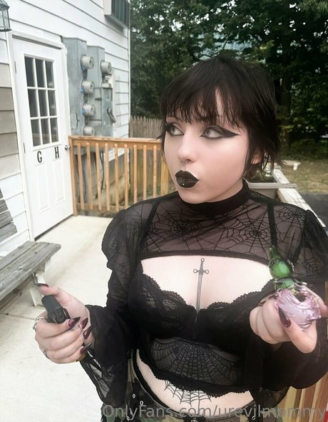 Foto di nudo di fuga di OnlyFans di Urevilmommy