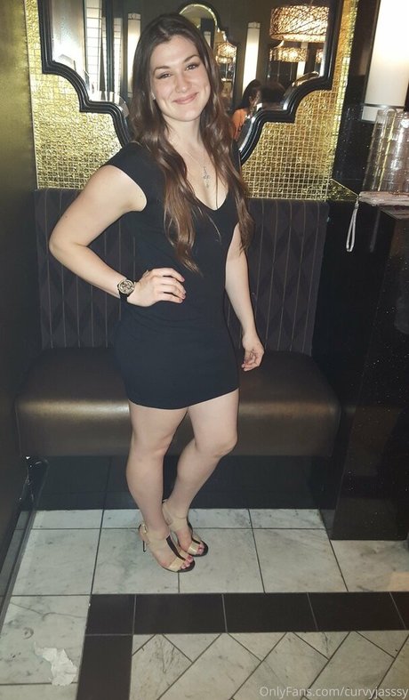 Curvyjasssy