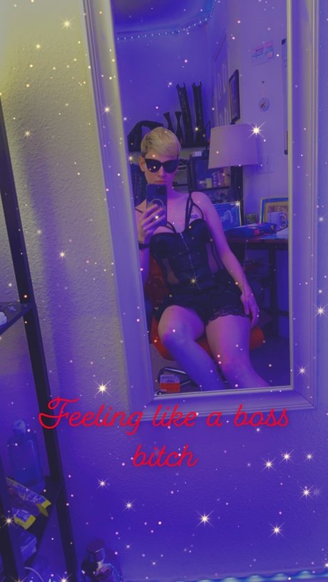 Foto di nudo di fuga di OnlyFans di Evey Grossman