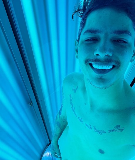 Foto di nudo di fuga di OnlyFans di Andrei Teodorescu