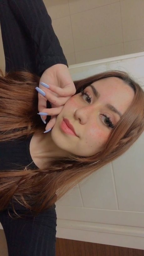 Foto di nudo di fuga di OnlyFans di Persfone