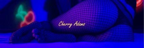 Foto di nudo di fuga di OnlyFans di    Cherry Adams  