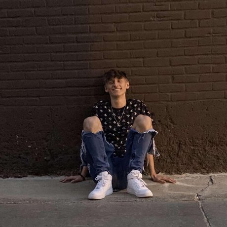 Foto di nudo di fuga di OnlyFans di Tristan Selland