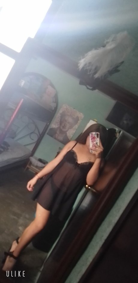 Foto di nudo di fuga di OnlyFans di Poleth