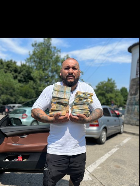 Foto di nudo di fuga di OnlyFans di Dani Mocanu