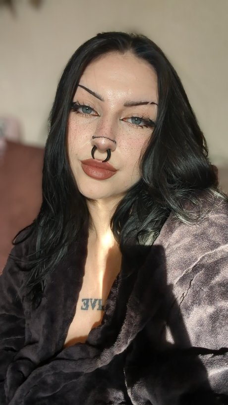 Foto di nudo di fuga di OnlyFans di Flora