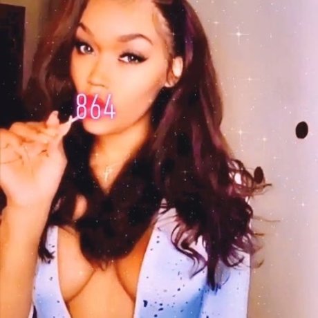 Foto di nudo di fuga di OnlyFans di Queenie