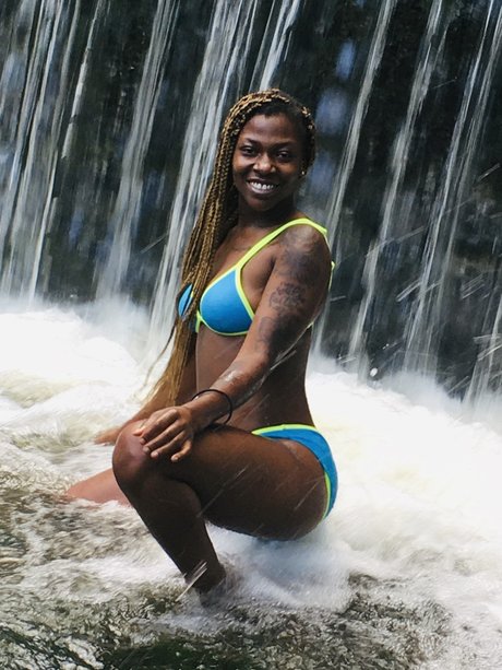 Foto di nudo di fuga di OnlyFans di Dark Chocolate