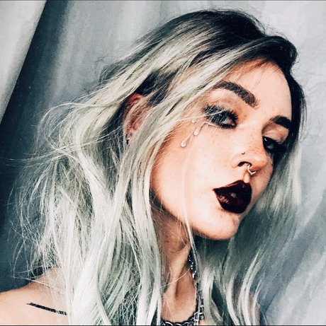 Foto di nudo di fuga di OnlyFans di Xknifeplay