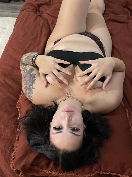 Foto di nudo di fuga di OnlyFans di Nirel