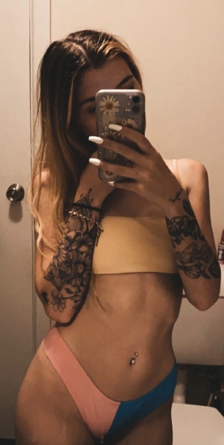 Foto di nudo di fuga di OnlyFans di Tay 