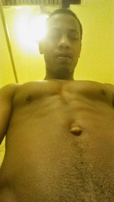 Foto di nudo di fuga di OnlyFans di Tone Bone