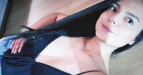 Foto di nudo di fuga di OnlyFans di Yuyi