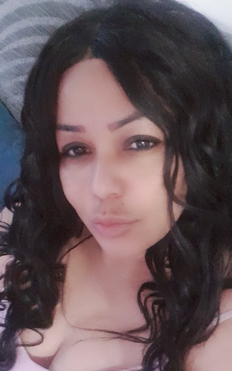 Foto di nudo di fuga di OnlyFans di Tu Dominicana Mala