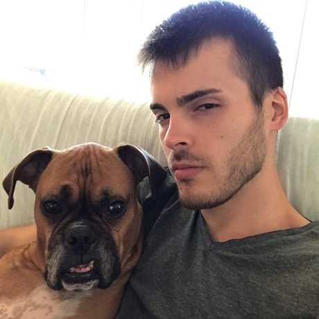 Foto di nudo di fuga di OnlyFans di Neil