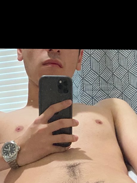 Foto di nudo di fuga di OnlyFans di M