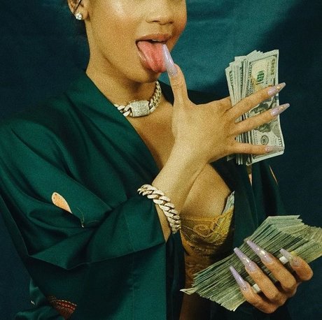 Foto di nudo di fuga di OnlyFans di Onna