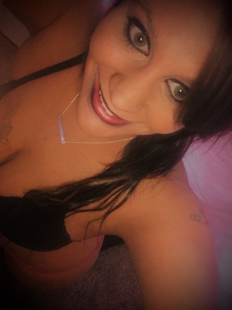 Foto di nudo di fuga di OnlyFans di Cherryakamiya