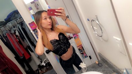 Hawaiian Cheerleader