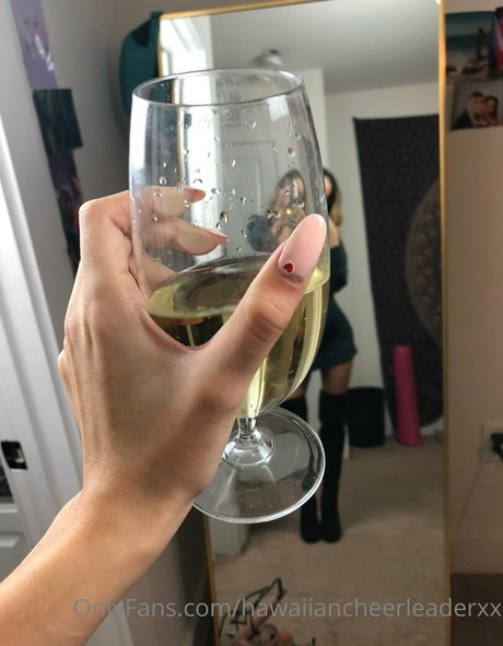 Hawaiian Cheerleader