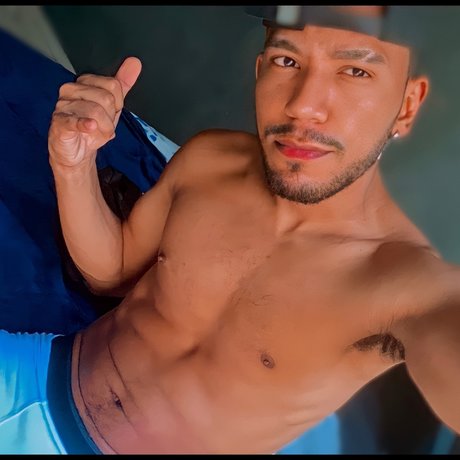 Foto di nudo di fuga di OnlyFans di Deckoud
